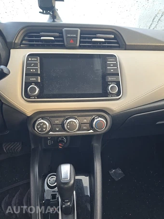 2021 Nissan Versa SV - miniatura 11