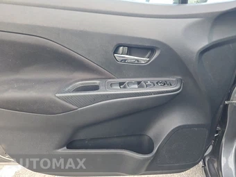 2021 Nissan Versa SV - miniatura 9