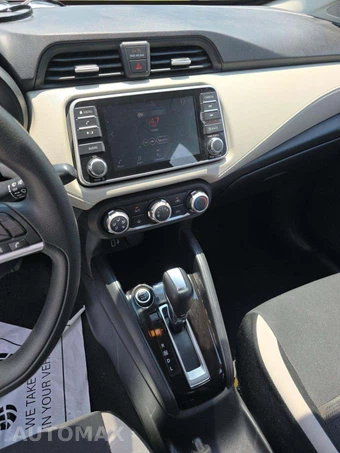 2021 Nissan Versa SV – miniatura 10