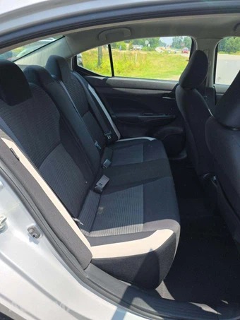 2021 Nissan Versa SV – miniatura 16