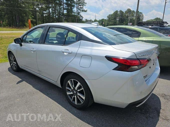 2021 Nissan Versa SV – miniatura 2