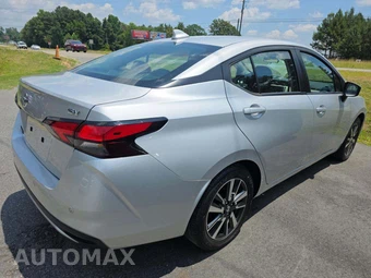 2021 Nissan Versa SV – miniatura 3