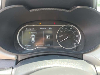 2021 Nissan Versa SV – miniatura 9