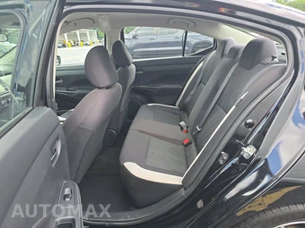 2021 Nissan Versa SV – miniatura 13