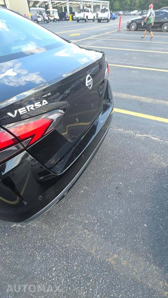 2021 Nissan Versa SV – miniatura 25
