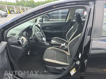 2021 Nissan Versa SV – miniatura 7