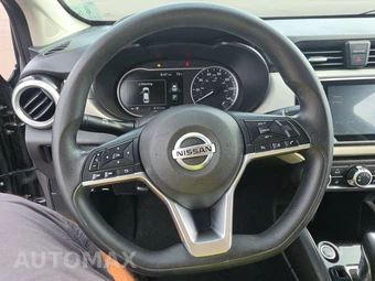 2021 Nissan Versa SV - miniatura 10