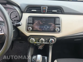 2021 Nissan Versa SV - miniatura 11