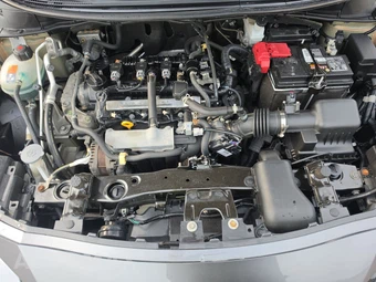 2021 Nissan Versa SV - miniatura 15