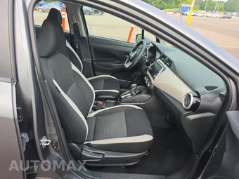 2021 Nissan Versa SV - miniatura 8