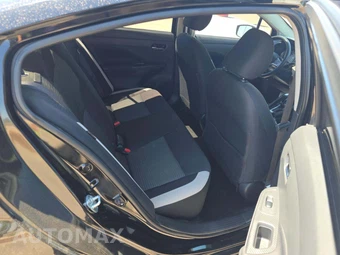 2021 Nissan Versa SV – miniatura 13
