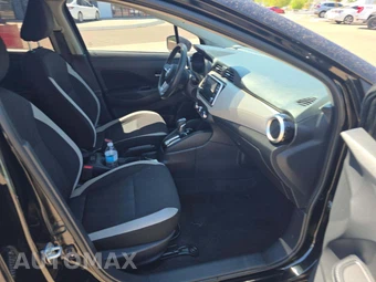 2021 Nissan Versa SV – miniatura 15