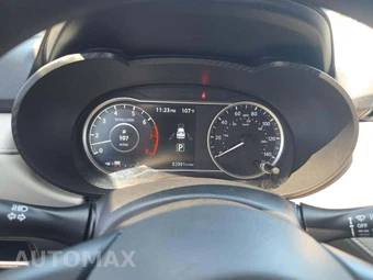 2021 Nissan Versa SV – miniatura 6