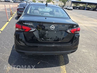 2021 Nissan Versa SV - miniatura 5