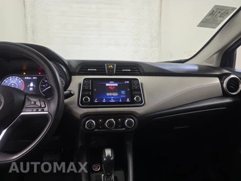 2021 Nissan Versa SV – miniatura 11