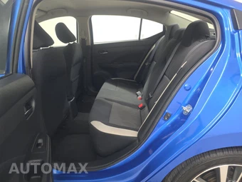 2021 Nissan Versa SV – miniatura 13