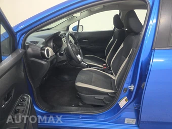 2021 Nissan Versa SV – miniatura 7