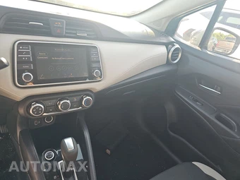 2021 Nissan Versa SV - miniatura 17
