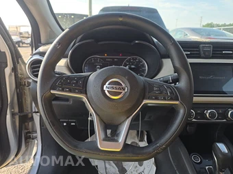 2021 Nissan Versa SV - miniatura 10