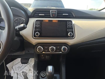 2021 Nissan Versa SV - miniatura 11