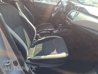 2021 Nissan Versa SV - miniatura 8