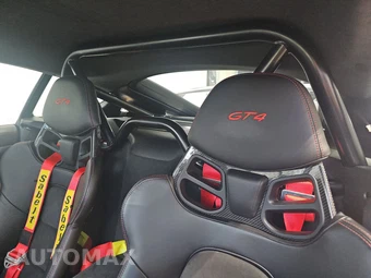 2021 Porsche 718 Cayman GT4 - miniatura 13