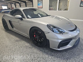 2021 Porsche 718 Cayman GT4 - miniatura 3