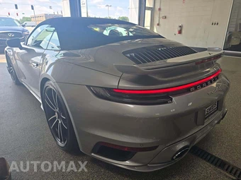 2021 Porsche 911 Turbo S Cabriolet - miniatura 2