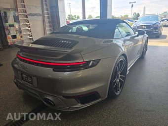 2021 Porsche 911 Turbo S Cabriolet - miniatura 3