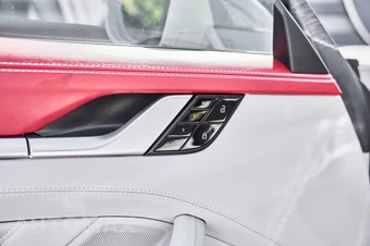 2021 Porsche 911 Turbo S - miniatura 28