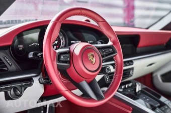 2021 Porsche 911 Turbo S - miniatura 33
