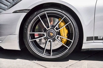 2021 Porsche 911 Turbo S - miniatura 3
