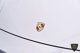 2021 Porsche 911 Turbo S - miniatura 17