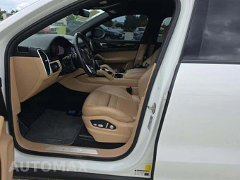 2021 Porsche Cayenne Coupe – miniatura 3