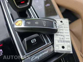 2021 Porsche Cayenne Coupe – miniatura 5