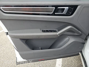 2021 Porsche Cayenne GTS - miniatura 9