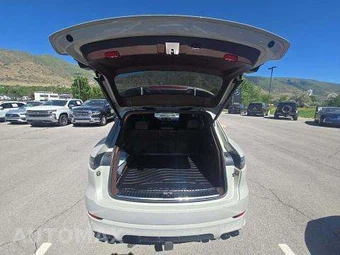 2021 Porsche Cayenne GTS – miniatura 15