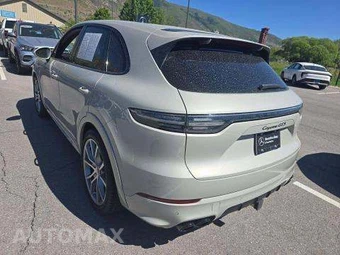 2021 Porsche Cayenne GTS – miniatura 3