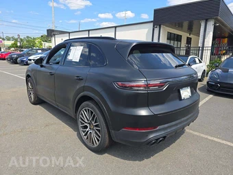 2021 Porsche Cayenne S – miniatura 2