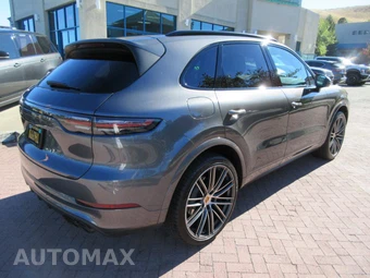 2021 Porsche Cayenne S - miniatura 2