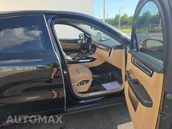 2021 Porsche Cayenne Turbo Coupe – miniatura 18