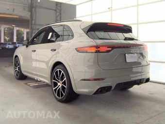 2021 Porsche Cayenne Turbo S E-Hybrid – miniatura 6