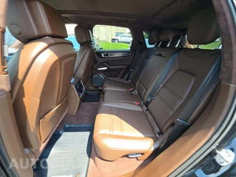 2021 Porsche Cayenne Turbo - miniatura 13