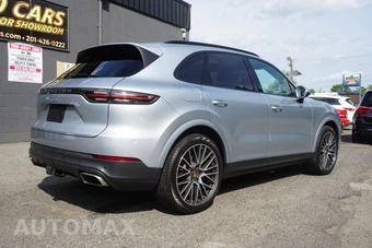 2021 Porsche Cayenne – miniatura 3
