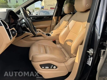 2021 Porsche Cayenne - miniatura 13