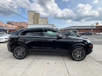 2021 Porsche Cayenne - miniatura 6