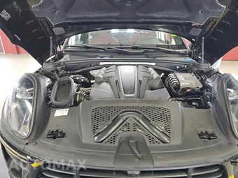2021 Porsche Macan Turbo - miniatura 15