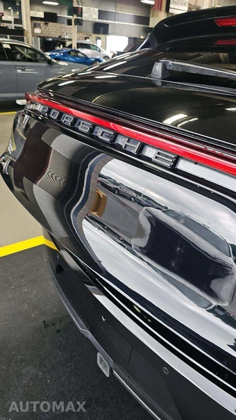 2021 Porsche Macan Turbo - miniatura 27