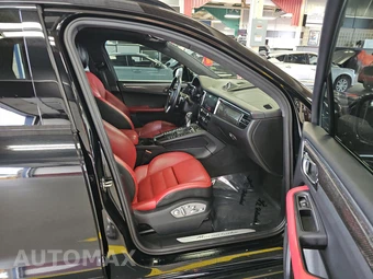 2021 Porsche Macan Turbo - miniatura 8