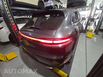 2021 Porsche Macan – miniatura 3